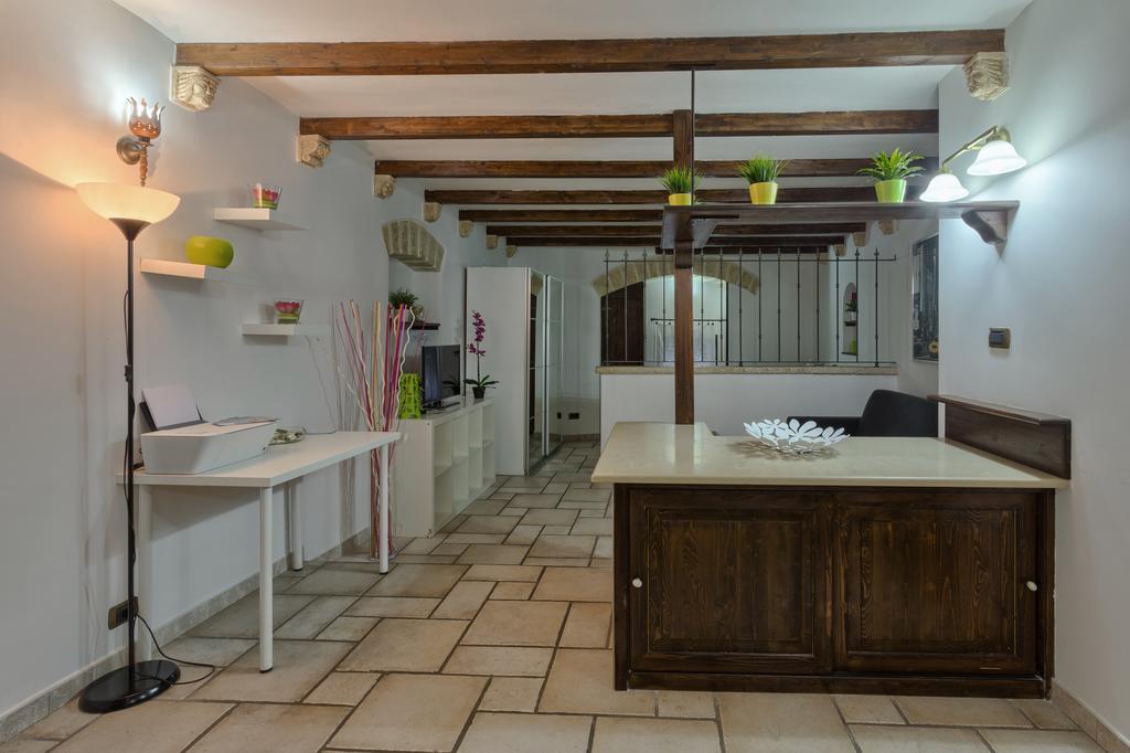 Due Passi Dal Borgo Antico Appartement Bari Kamer foto