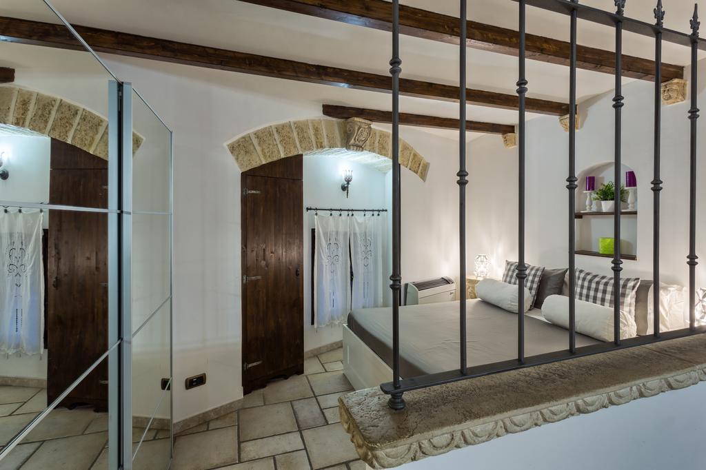 Due Passi Dal Borgo Antico Appartement Bari Kamer foto